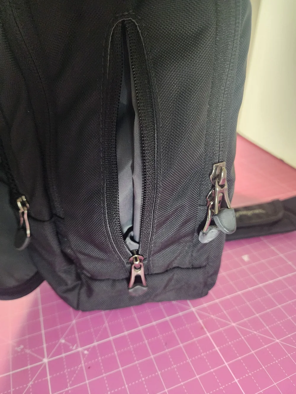 Vintage Jansport Black Messenger Adjustable Shoulder Bag Computer Pocket